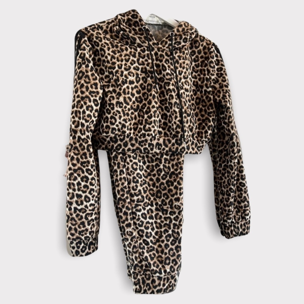 The “Leopard “ active set Top and  pants